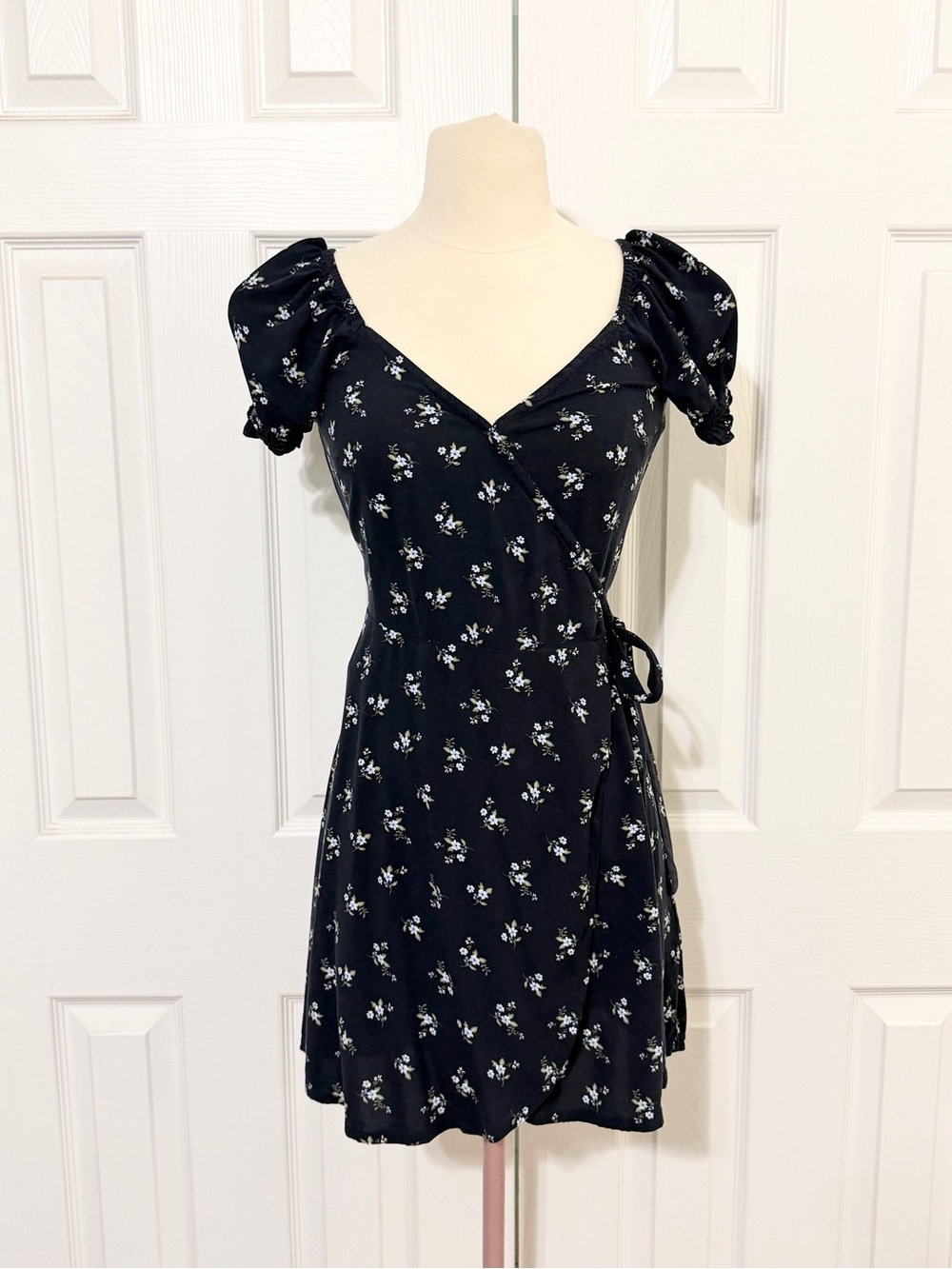 Navy Blue Floral Wrap Mini Dress with Puff Sleeves